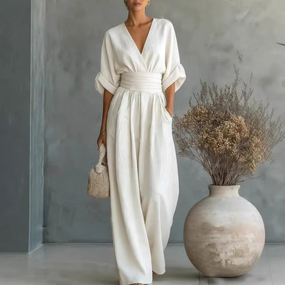 Conjunto elegante de pantalón con talle ceñido y escote en V